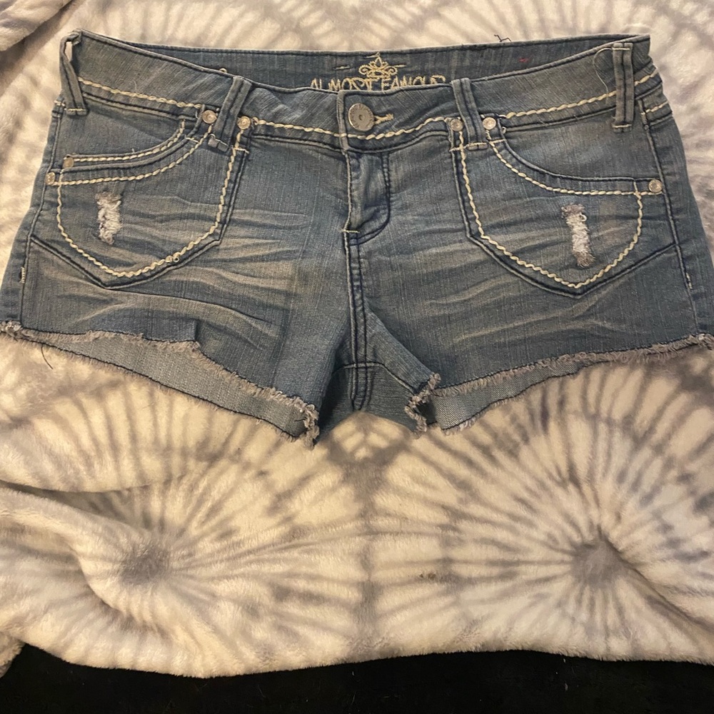 Almost Famous Jean shorts - Picture 1 of 2
